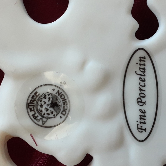 NWT Apple Tree Design Porcelain Angel w/ Harp Wall Hanging. - Picture 3 of 8